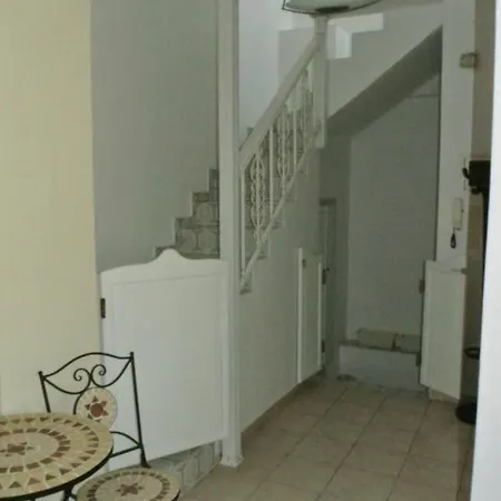 Square House Kokalaki