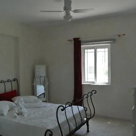 Square House Kokalaki