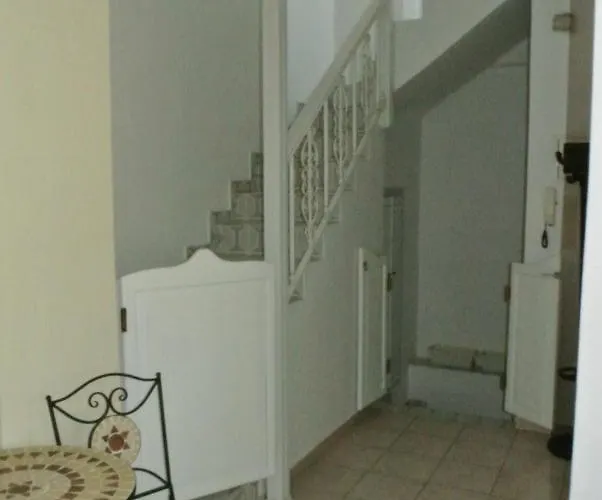 Square House Kokalaki