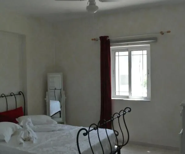 Square House Kokalaki